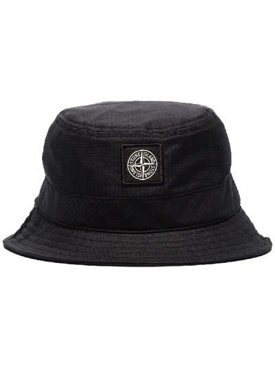 Stone Island Logo Patch Bucket Hat In Schwarz