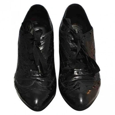Pre-owned Janet & Janet Patent Leather Heels In Black