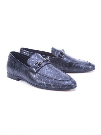 Robert Graham Curly Loafer In Silver