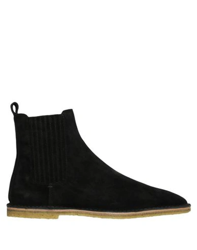 Saint Laurent Boots In Black