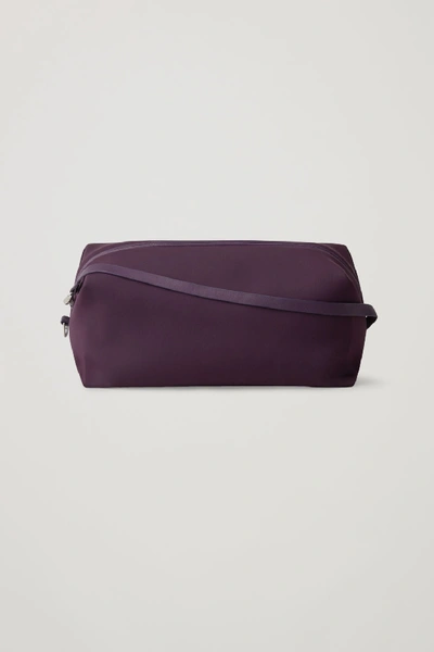 Cos Scuba Washbag In Red
