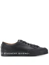 Givenchy Sneakers Mit Schnürung In Black