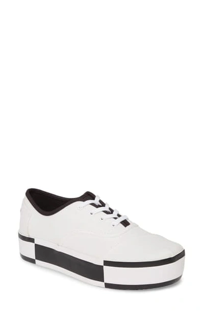 Toms Cordones Boardwalk Sneaker In White/ Black Canvas