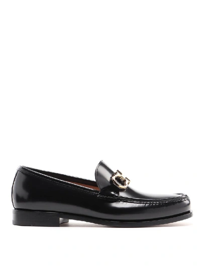 Ferragamo Rolo Brushed Leather Loafers In Black