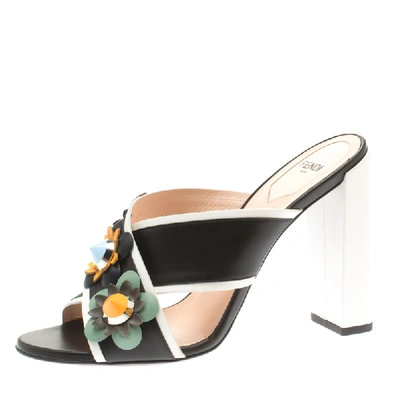 Pre-owned Fendi Monochrome Leather Floral Embellished Cross Strap Sandals Size 38.5 In Multicolor