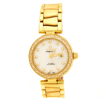 Pre-owned Omega White Mother Of Pearl 18k Yellow Gold Diamonds De Ville Ladymatic Co-axial Women's Wristwatch 34 Mm