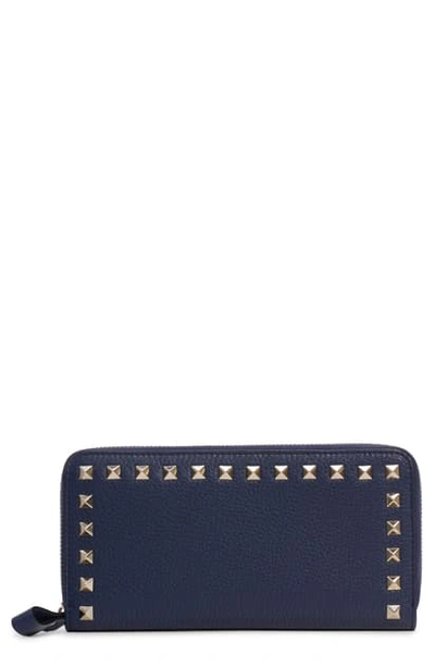 Valentino Garavani Rockstud Zip Around Leather Continental Wallet In Pure Blue