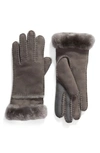 UGG UGG SEAMED TOUCHSCREEN COMPATIBLE GENUINE SHEARLING LINED GLOVES,17371