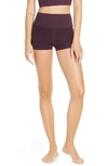 Alo Yoga Aura Bike Shorts In Black Plum Heather