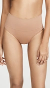 SPANX EVERYDAY SHAPING THONG