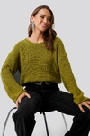 NA-KD CROPPED BOAT NECK KNITTED SWEATER - GREEN
