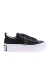 MCQ BY ALEXANDER MCQUEEN MCQ SNEAKERS IN BLACK AND WHITE,545106 R2567 1000