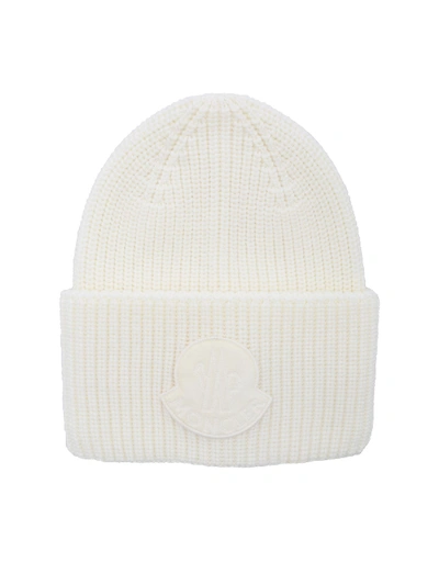 Moncler Maxi Logo Beanie In Ivory Color In White