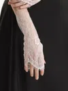2310 Studio Floral-lace Gloves In White