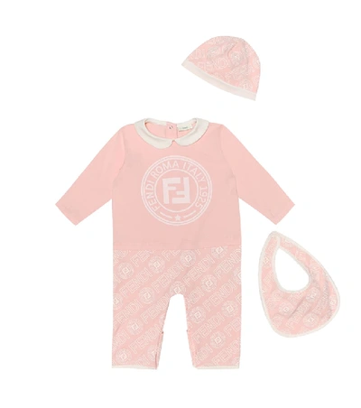 Fendi Baby Cotton Onesie, Bib And Hat Set In Pink