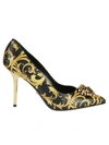 VERSACE LOGO PLAQUE PUMPS,11185928