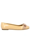 FERRAGAMO BALLET FLATS IN PATENT LEATHER,11186789