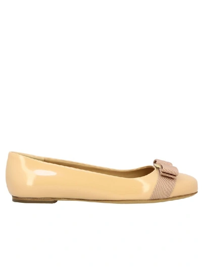 Ferragamo Ballet Flats In Patent Leather In Nude