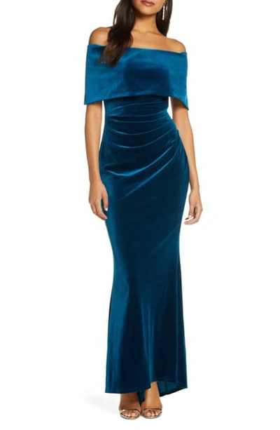 Vince Camuto Off The Shoulder Velvet Trumpet Gown In Peacock