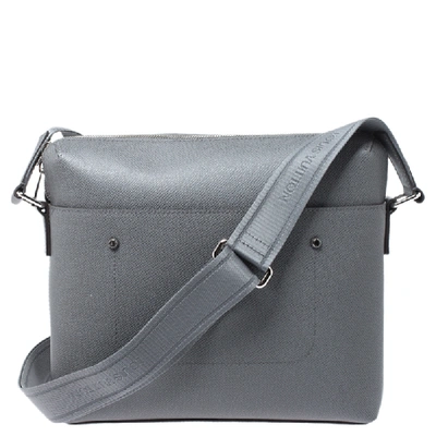 Pre-owned Louis Vuitton Grey Taiga Leather Grigori Pm Bag