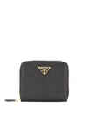 Prada Logo Plaque Compact Wallet In 黑色