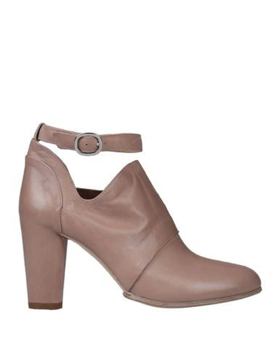 Pomme D'or Ankle Boot In Pale Pink