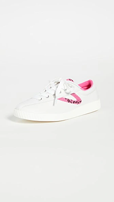 Tretorn Nylite 39 Plus Neon Snake-print Trainers In Ivory/hot Pink