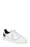 Valentino Garavani Backnet Low-top Sneakers In White Black