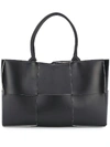 Bottega Veneta Medium Arco Leather Tote Bag In Black