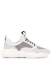 Moschino Teddy Run Panelled Sneakers In 白色