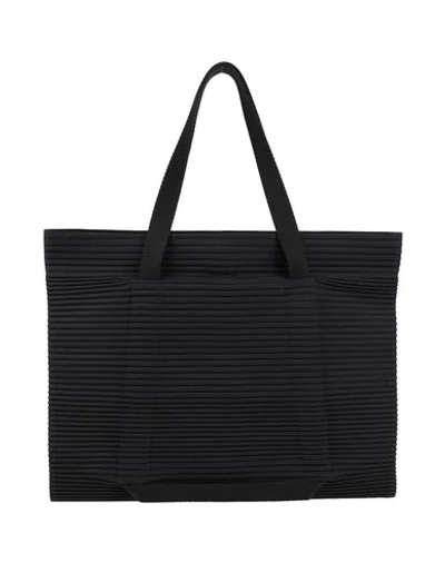 Issey Miyake Shoulder Bag In Black