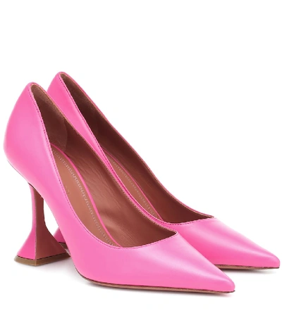 Amina Muaddi Ami 95皮革高跟鞋 In Pink