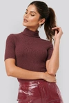AFJ X NA-KD POLO NECK RIBBED TOP RED