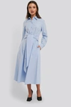 NA-KD TIE FRONT SHIRT DRESS - BLUE
