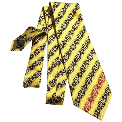 Pre-owned Versus Silk Tie In Yellow