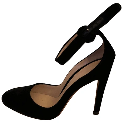 Pre-owned Gianvito Rossi Heels In Black