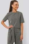 NA-KD STRIPED RIBBED TOP - GREY