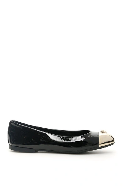 Versace Embellished Patent Leather Flats In Black,gold