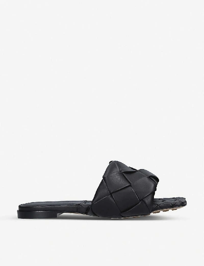 Bottega Veneta Lido Intrecciato Flat Leather Sandals In Black