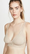 Hanky Panky Signature Lace Crossover Bralette In Chai