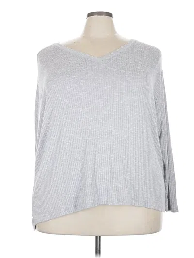 Pre-owned 24/7 Maurices 3/4 Sleeve Top Gray V-neck Tops