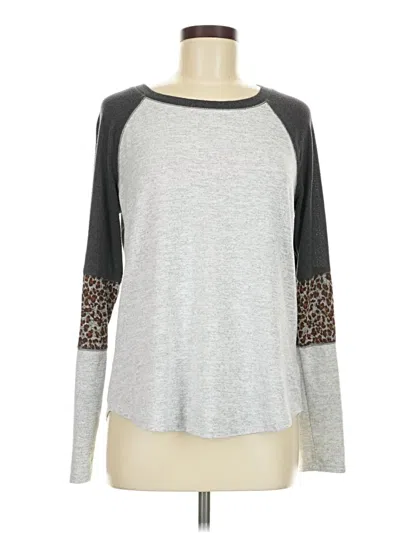 Pre-owned 24/7 Maurices Long Sleeve T-shirt In Gray