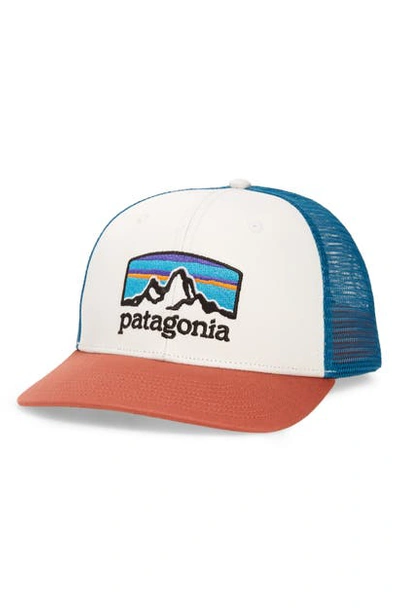 Patagonia Fitz Roy Horizons Trucker Hat In 红色,白色,蓝色