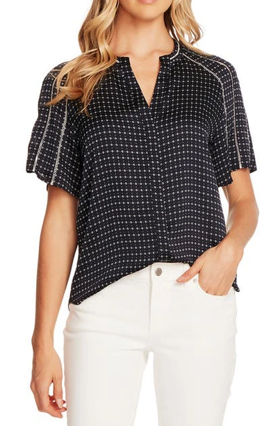Vince Camuto Geo Print Short Sleeve Hammered Satin Top In Night Navy