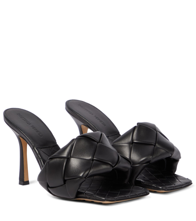 Bottega Veneta Lido Leather Sandals In Black