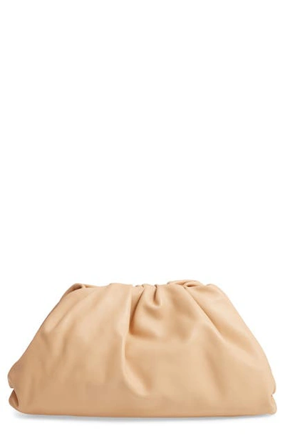 Bottega Veneta The Pouch Leather Clutch In Nude/ Gold