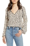 CUPCAKES AND CASHMERE HALSTON FLORAL PEASANT BLOUSE,CK104492