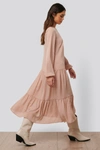 NA-KD RUFFLE CHIFFON DRESS - PINK