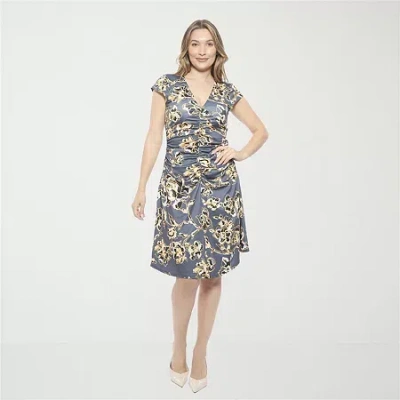 24seven Comfort Apparel Womens Short Sleeve Floral Wrap Dress In Gray