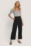 NA-KD CLASSIC STRAIGHT FIT BELTED PANTS - BLACK